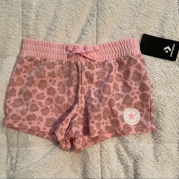 converse pink leopard